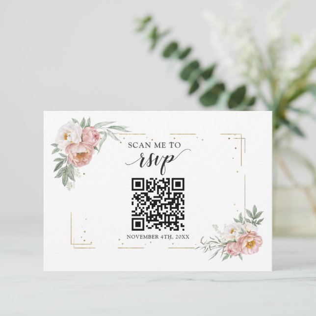 Dusty Rose Floral QR Code Fügen Sie Ihre URL Hochz RSVP Karte (Stehend Vorderseite)