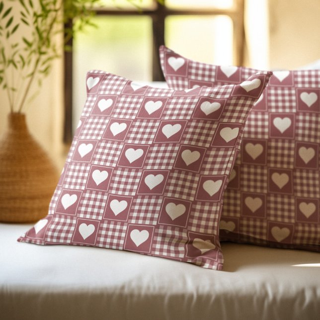 Dusty Rose Patchwork-Herzen-Muster Kissen (Von Creator hochgeladen)