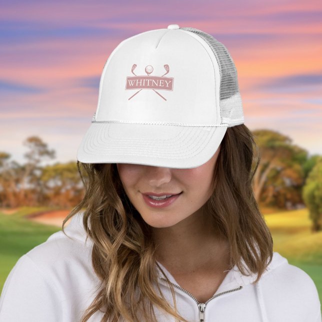 Dusty Rose Personalisiert Name Golf Ball und Clubs Truckerkappe (Dusty Rose Personalized Name Golf Ball And Clubs Trucker Hat)