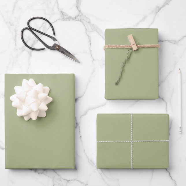 Dusty Sage Green Solid Color Geschenkpapier Set (Vorderseite)