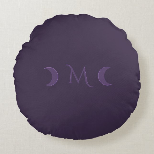 Dusty Violet Crescent Moons Monogramm Rundes Kissen (Vorderseite)
