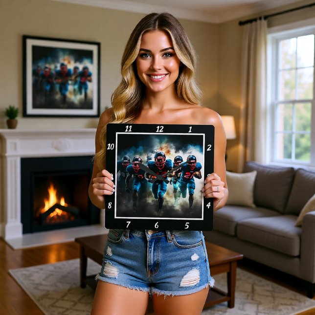 Dynamic Football Action  Quadratische Wanduhr (Von Creator hochgeladen)