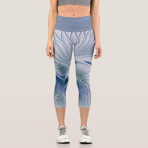 Dynamische Fantasy-Abstrakte Blautöne Fraktal-Kuns Capri Leggings