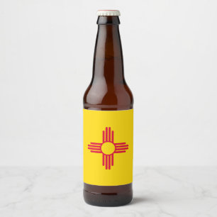 Dynamische Flag-Grafik des Staates New Mexiko auf Bierflaschenetikett