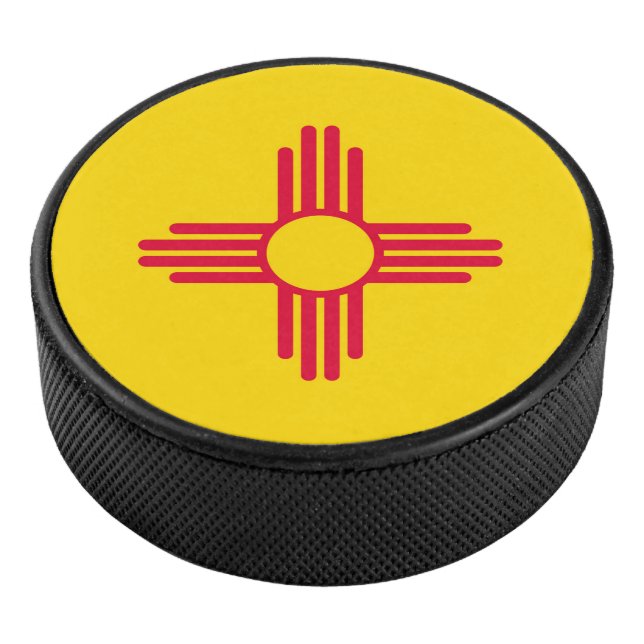 Dynamische Flag-Grafik des Staates New Mexiko auf  Eishockey Puck (3/4)