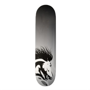 dynamische Pferdeillustration Skateboard