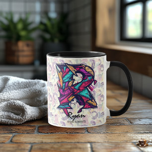 Dynamischer geometrischer Monogramm-Becher - R für Tasse