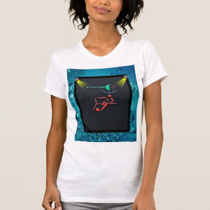 Dynamischer Striker, Fußballspielemblem T-Shirt