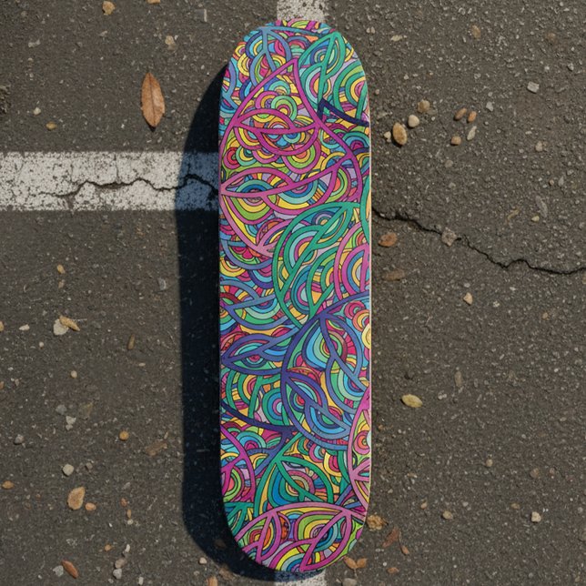 Dynamisches Urban Waves Abstraktes Muster Skateboard (Von Creator hochgeladen)