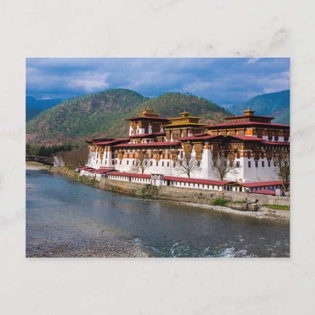 Dzong Gebäude by River Postkarte (Vorderseite)