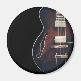 E-Gitarre auf Schwarz Magnet