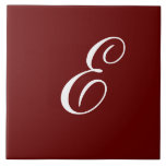 E Monogram Initial White on Maroon Fliese<br><div class="desc">Classic White Letter Monogram auf dunkelrotem Hintergrund, E.</div>