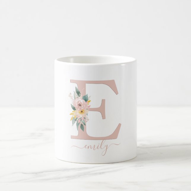 E - Monogramm Kundenspezifische Blütenrötung Kaffeetasse (Mittel)