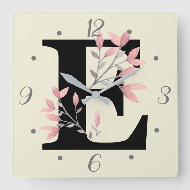 E Monogramm mit rosa Spray Quadratische Wanduhr (Vorderseite)