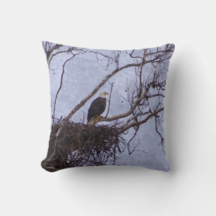Eagle And Nest Painterly Kissen