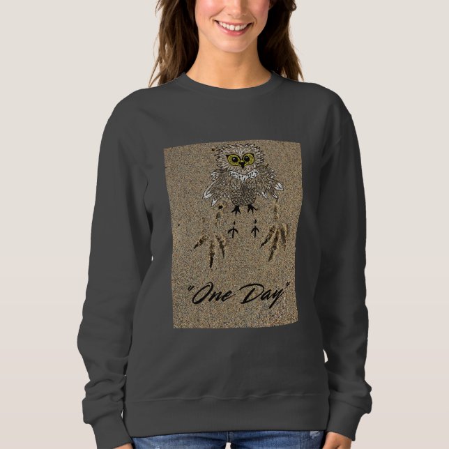 Eagle Baby & Footprints im Sand "One Day" Sweatshirt (Vorderseite)
