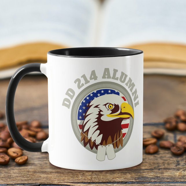 Eagle Emblem USA Flag | DD 214 Alumni Tasse (Von Creator hochgeladen)