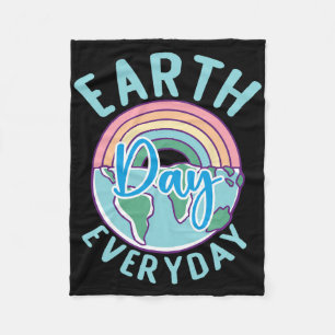 Earth Day Jeden Rainbow Heart Teacher Fleecedecke