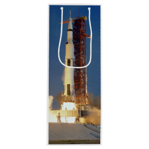 Earth Shakes as Saturn V Blazes Skyward to Moon Geschenktüte Für Weinflaschen