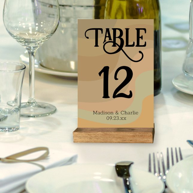 Earthtone Retro Wirbel Wedding Tischnummer (In Situ on Stand at Table)