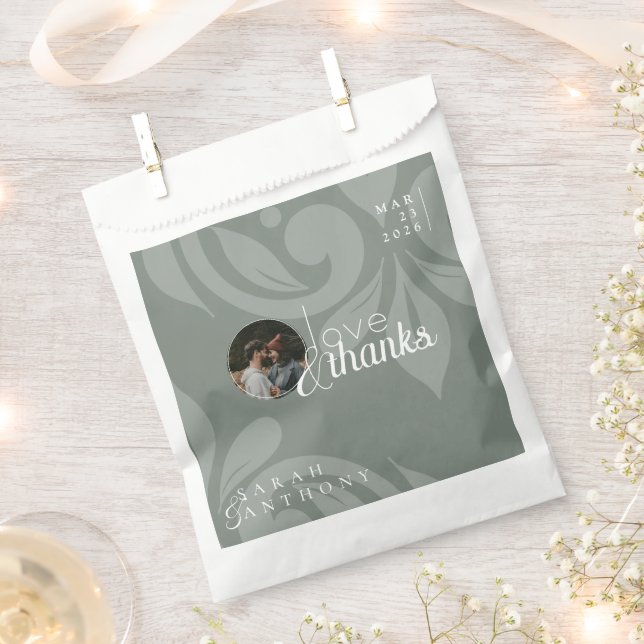 Earthy Olive Classic Damask Foto Wedding Geschenktütchen (Ausgeschnitten)