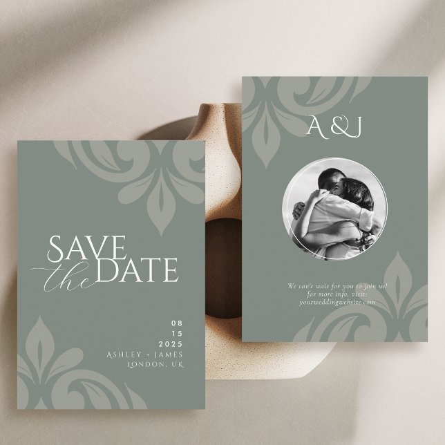 Earthy Olive Script Damask Foto Wedding Save The Date (Von Creator hochgeladen)