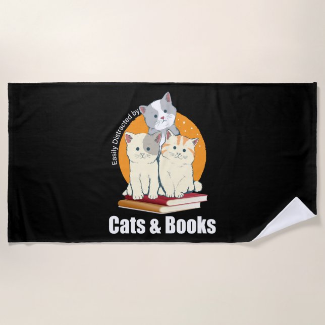Easily Distracted By Cats and Books T-Shirt Strandtuch (Vorderseite)