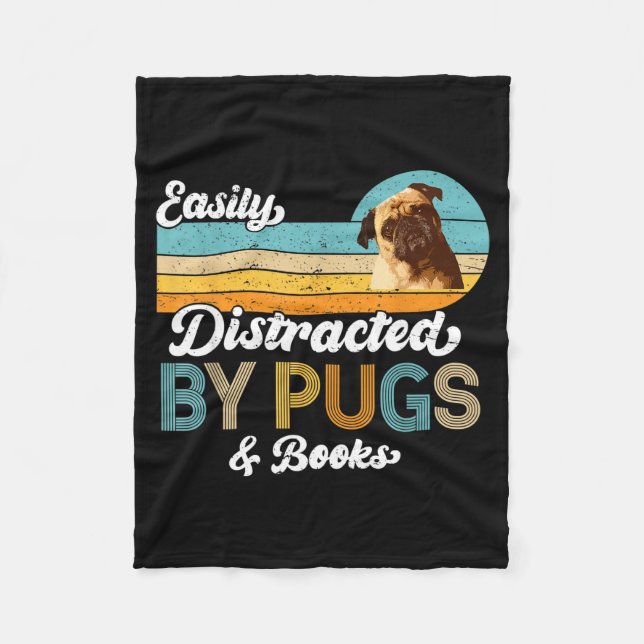 Easily Distracted By Pugs &amp; Books Dog Pets Lov Fleecedecke (Vorderseite)