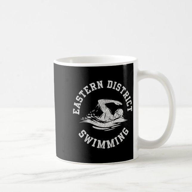 Eastern District Schwimmen Retro Distressed Schwim Kaffeetasse (Rechts)