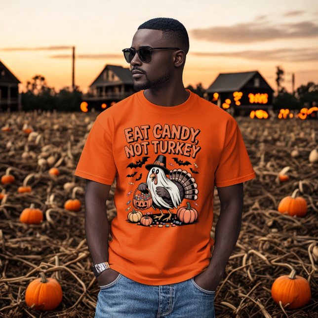 Eat Candy Not Turkey Funny Halloween Erntedank T-Shirt (Von Creator hochgeladen)