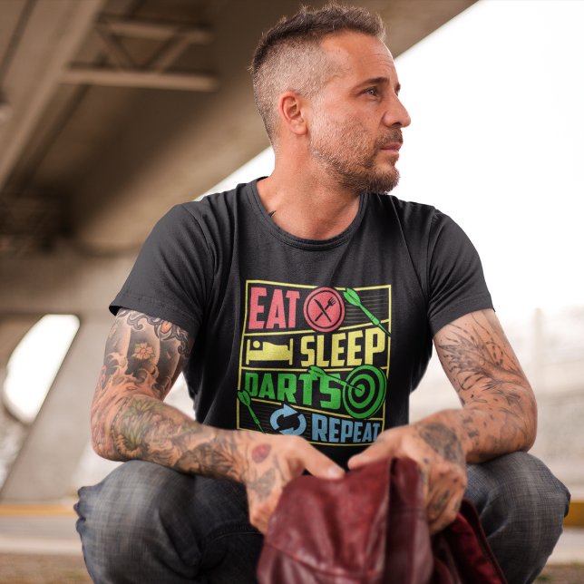 Eat Sleep Darts Repeat - Dart Champion T-Shirt (Von Creator hochgeladen)