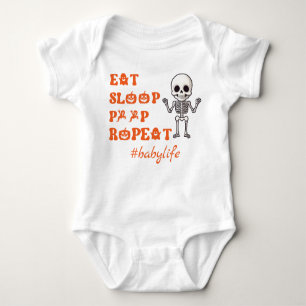 Eat Sleep Kack Repea Niedlich Oktober Neugeborene  Baby Strampler