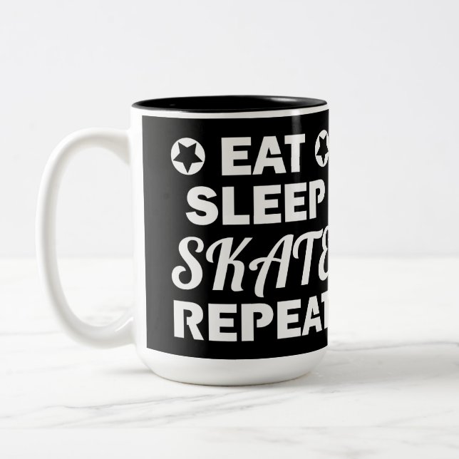 Eat Sleep Skate Wiederholung, Roller Derby Zweifarbige Tasse (Links)
