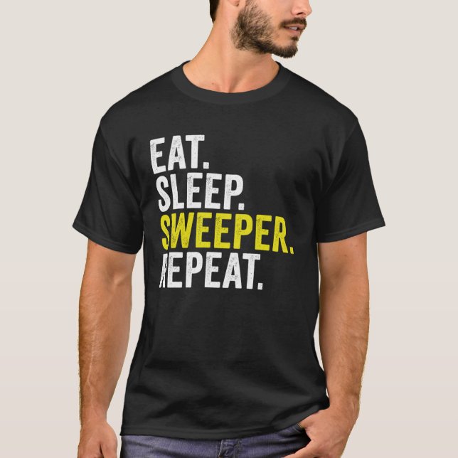 Eat Sleep Sweeper Repeat Cricket T-Shirt (Vorderseite)