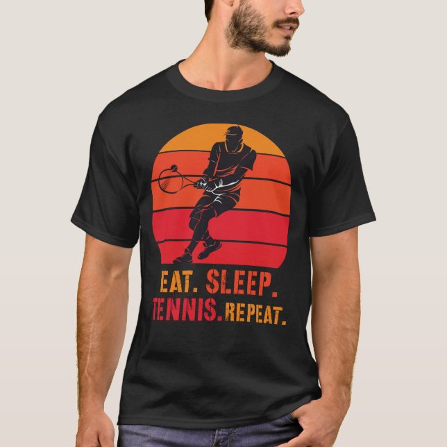 Eat Sleep Tennis Repeat Retro Sunset T-Shirt (Vorderseite)