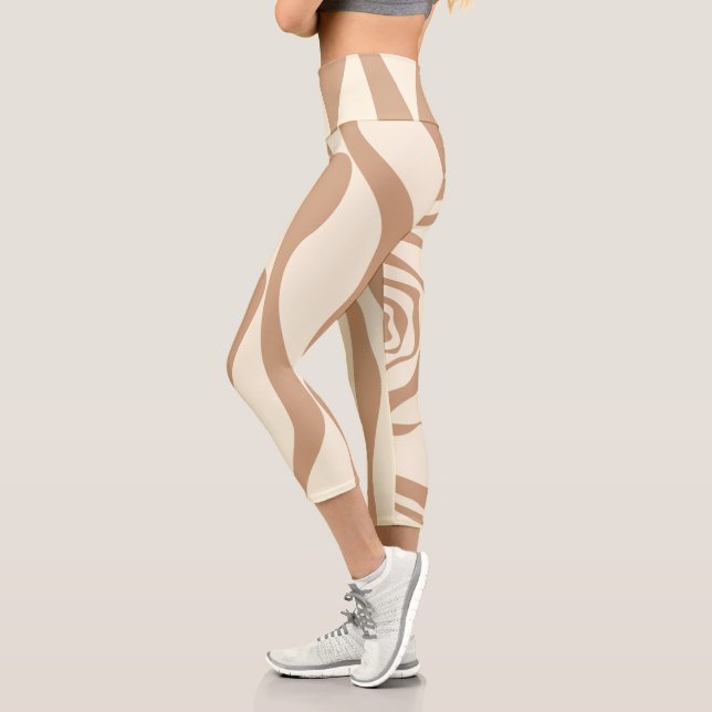 EBB und Flow 4 in Tan und Creme Capri Leggings (Links)