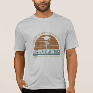 Ebene nach oben: Abschluss erreicht ungesicherten  T-Shirt