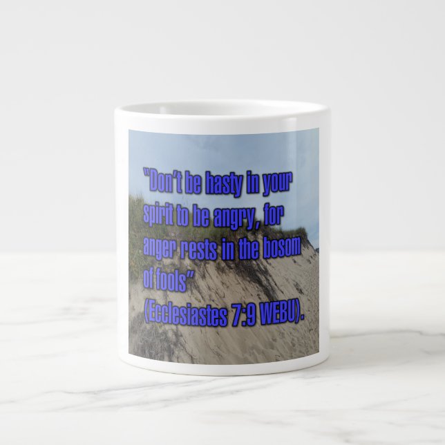 Ecclesiastes 7:9 WEBU Tasse (Vorderseite)