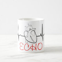 Echo-Kaffee-Tasse mit EKG und realistischem Herzen