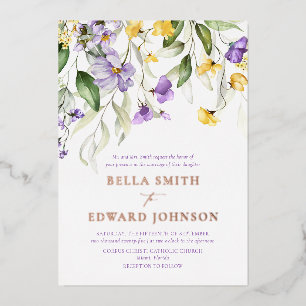 Echte Gold- und violette Blumenmonogramm-Hochzeit Folieneinladung