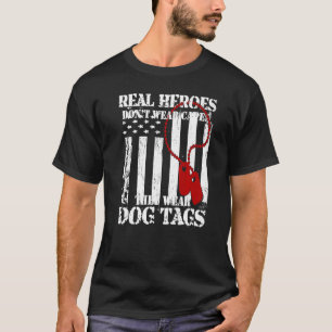 Echte Helden tragen keine Kapen, die sie Hundesags T-Shirt