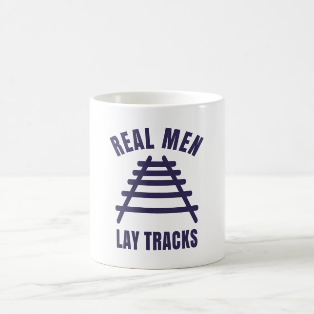 Echte Männer legen Schienen Kaffeetasse (Mittel)