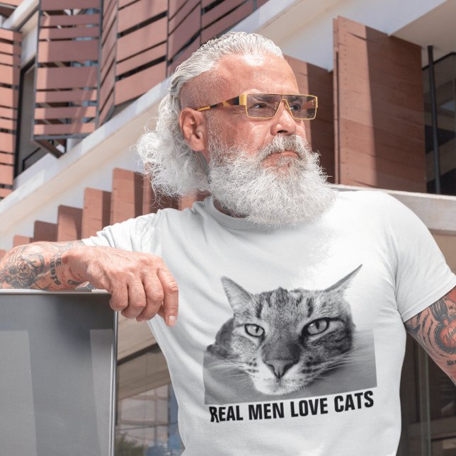 Echte Männer Liebe Katzen, Mens' Cat T - Shirt (Von Creator hochgeladen)