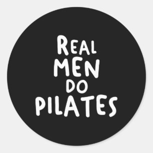 Echte Männer machen Pilates-Workout-Übung Yoga-Fit Runder Aufkleber