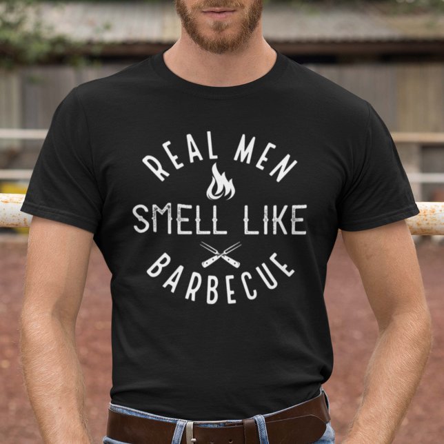 Echte Männer riechen wie Barbecue T-Shirt (Von Creator hochgeladen)