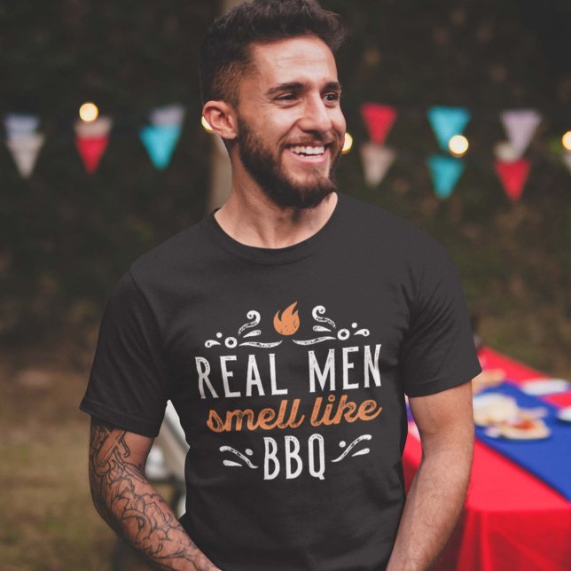 Echte Männer riechen wie GRILLEN T-Shirt (Von Creator hochgeladen)