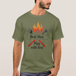 Echte Männer spielen mit GRILLEN für Feuerspass Zi T-Shirt