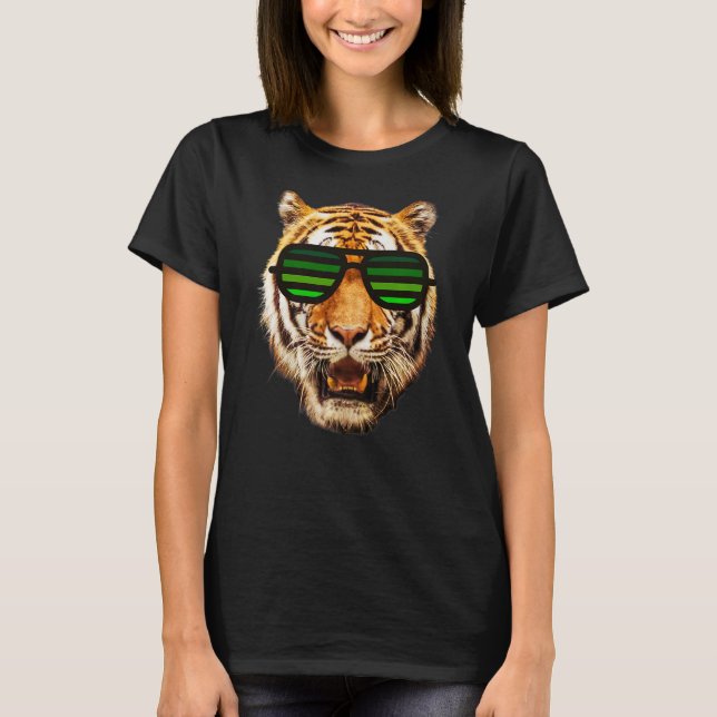 Echter Cooler Tiger für Junge mit grünen gestreift T-Shirt (Vorderseite)
