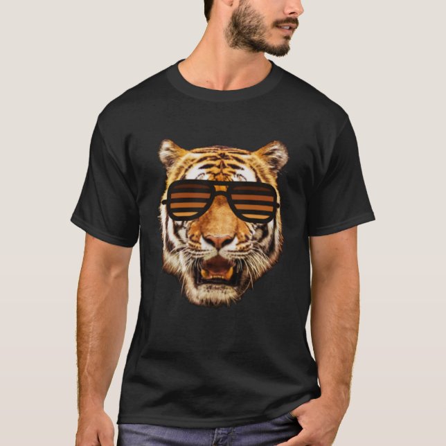 Echter Cooler Tiger mit gestreifter Sonnenbrille a T-Shirt (Vorderseite)