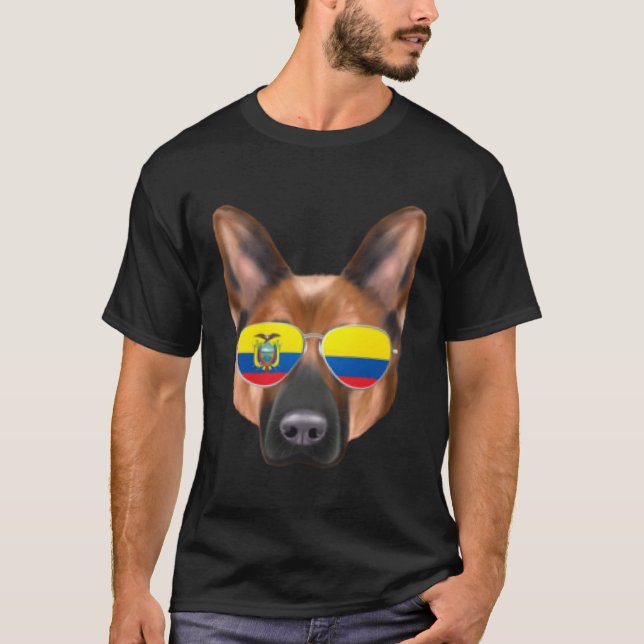 Ecuadorian Flag German Shepherd Dog Ecuador Pocket T-Shirt (Vorderseite)